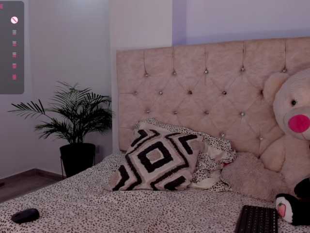Nia-benson live cam on BongaCams