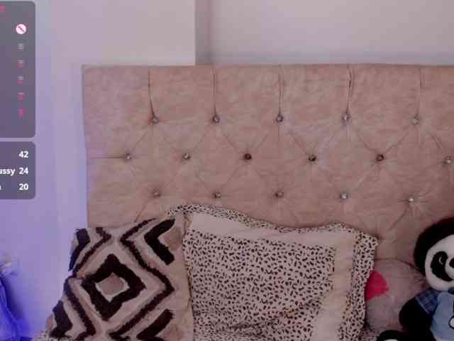 Nia-benson webcam
