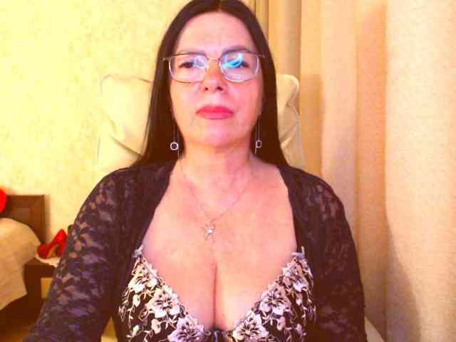Monica-1203 webcam