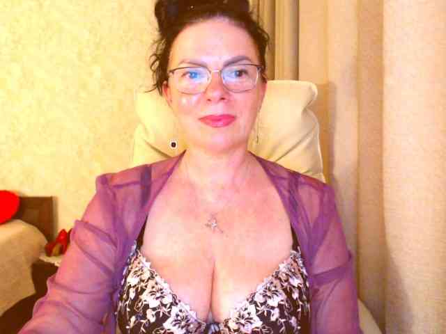Monica-1203 webcam