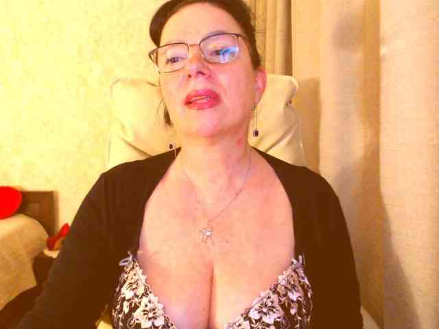 Monica-1203 webcam