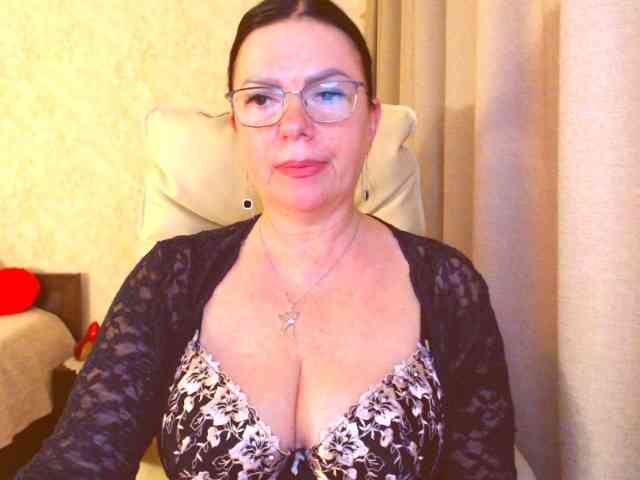 Monica-1203 webcam