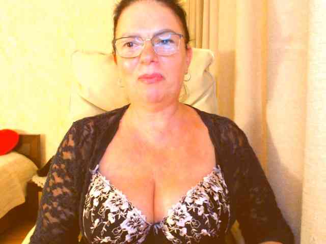 Monica-1203 webcam
