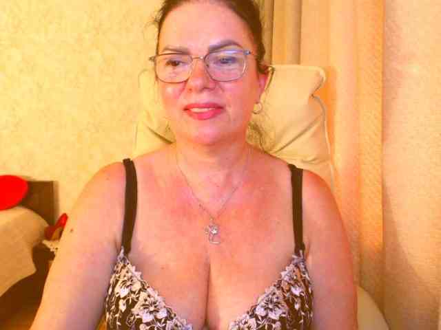 Monica-1203 webcam