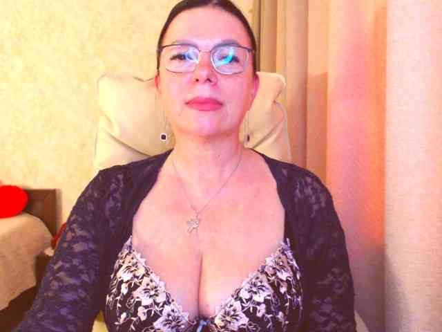 Monica-1203 webcam