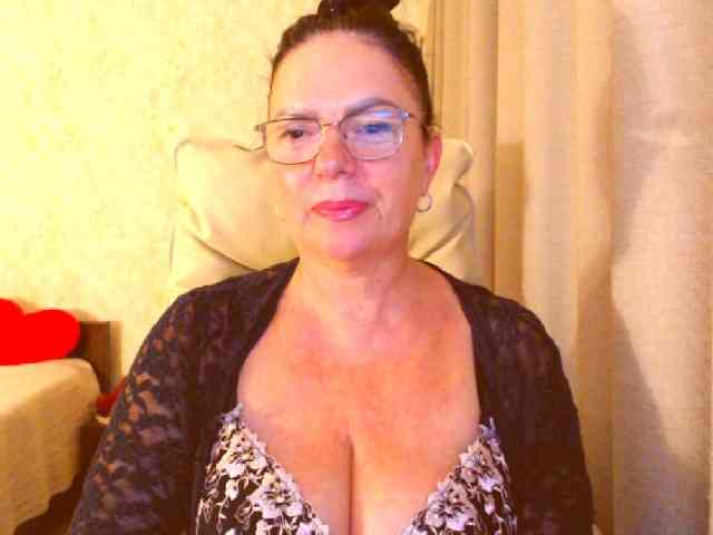 Monica-1203 webcam