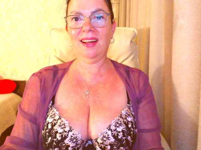 Monica-1203 webcam