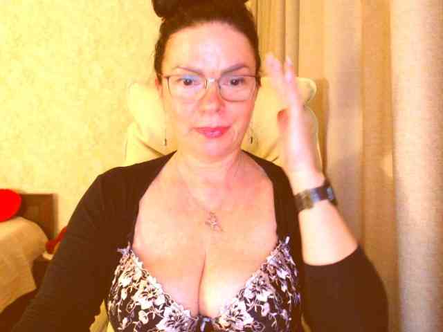 Monica-1203 webcam