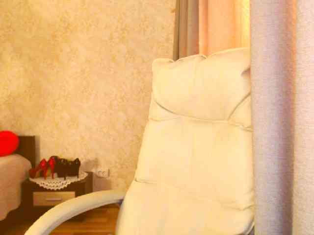 Monica-1203 webcam