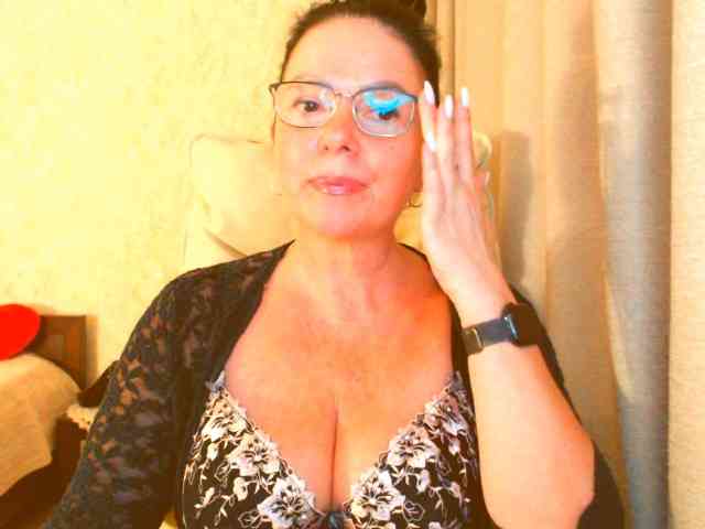 Monica-1203 webcam