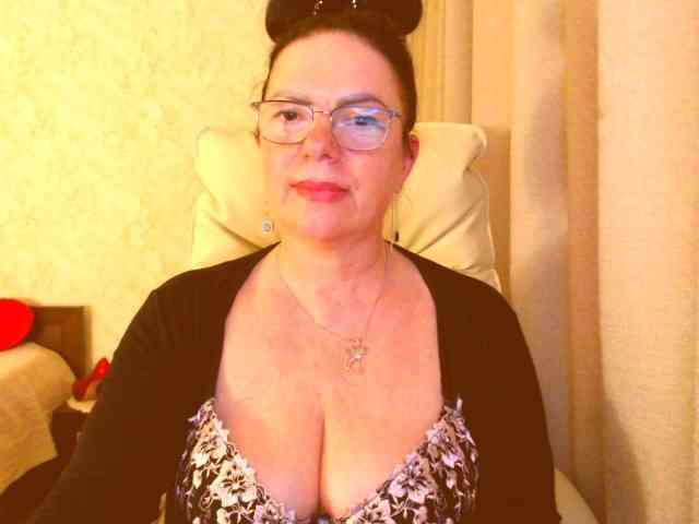 Monica-1203 webcam