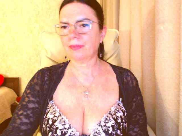 Monica-1203 webcam