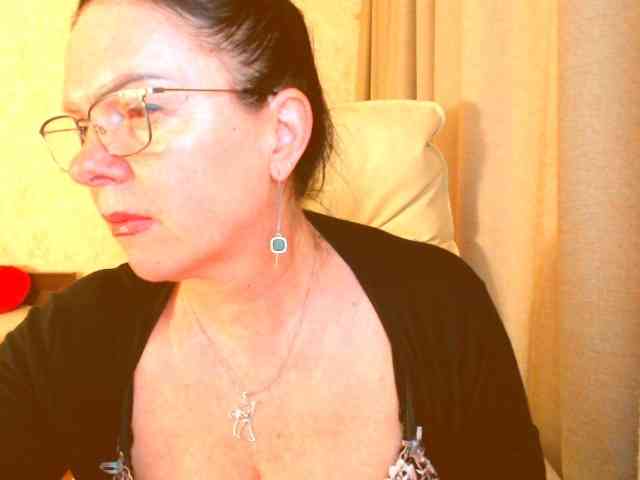 Monica-1203 webcam