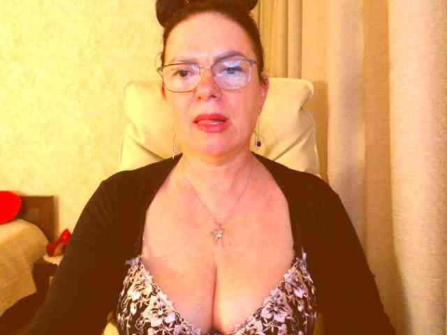 Monica-1203 webcam