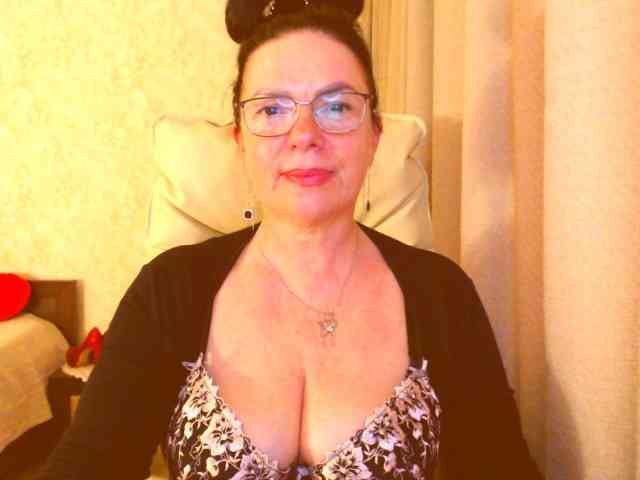 Monica-1203 webcam