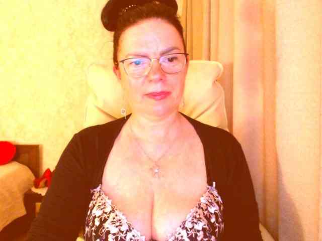 Monica-1203 webcam