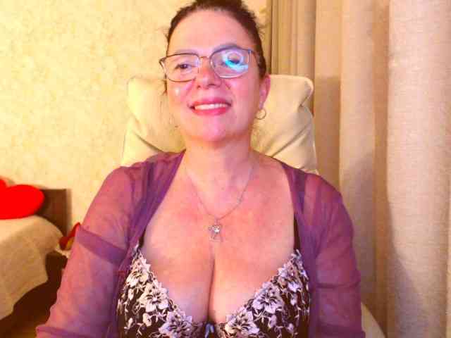 Monica-1203 webcam