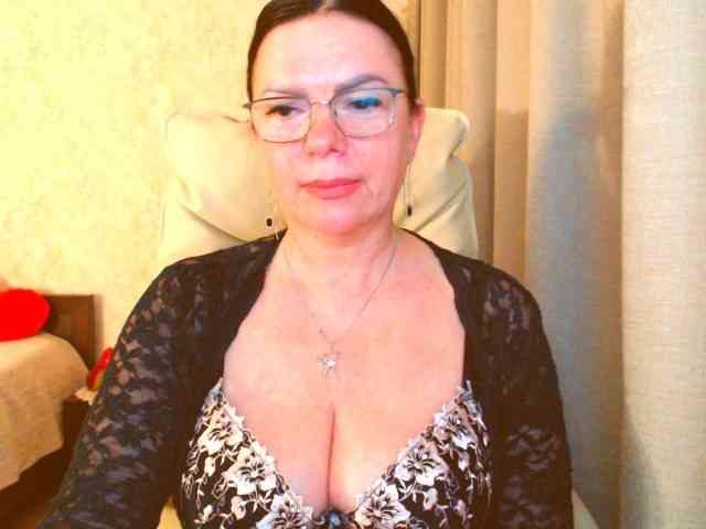 Monica-1203 webcam
