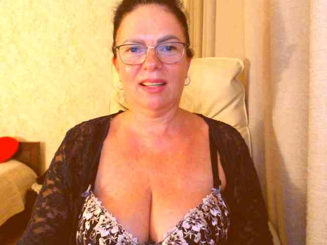 Monica-1203 webcam