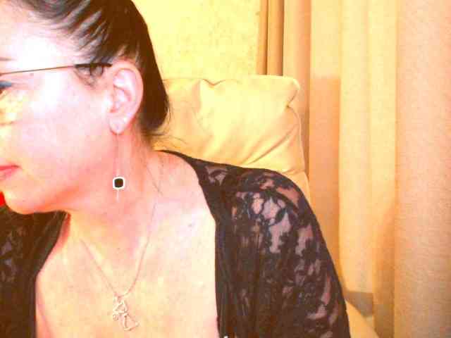 Monica-1203 webcam
