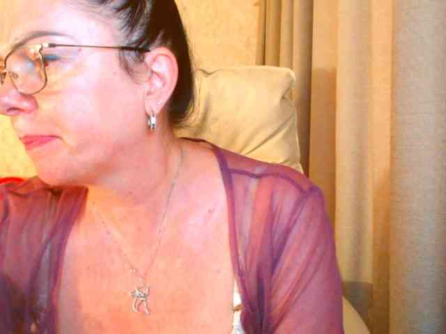 Monica-1203 webcam