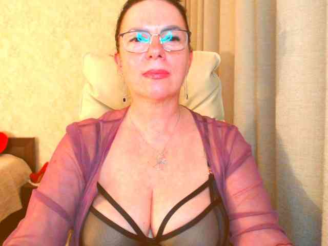 Monica-1203 webcam
