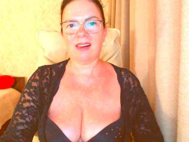 Monica-1203 webcam