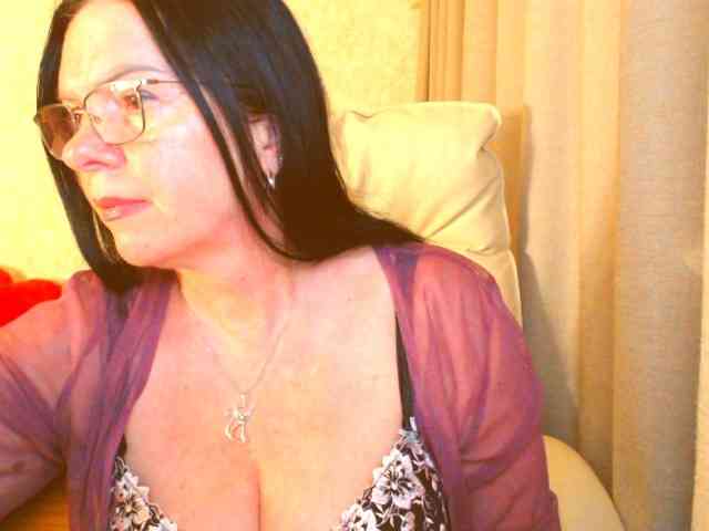 Monica-1203 webcam