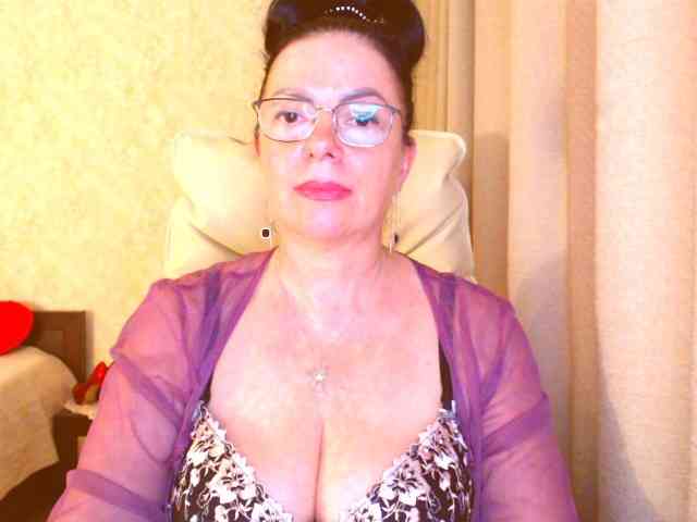 Monica-1203 webcam