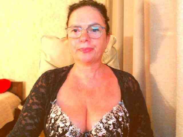 Monica-1203 webcam