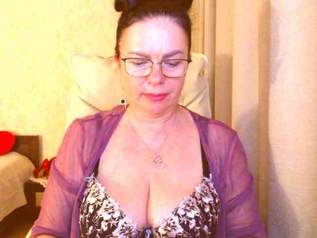 Monica-1203 webcam
