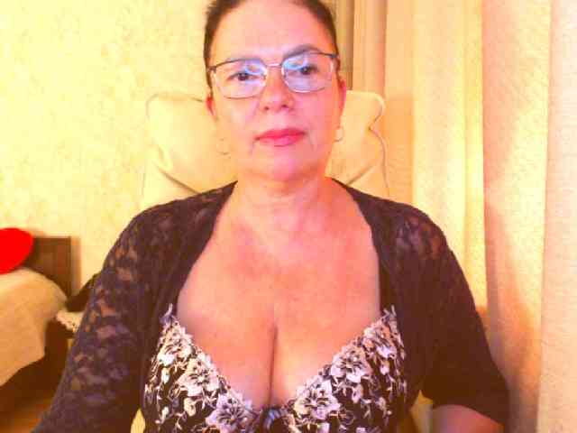 Monica-1203 webcam