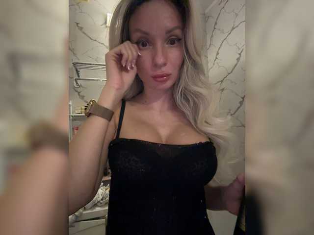 GoldPussy69 live cam