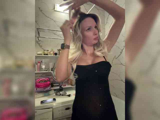 GoldPussy69 webcam