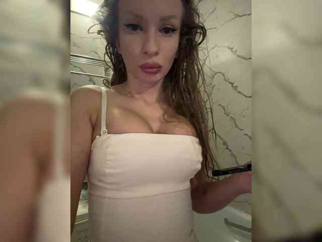 GoldPussy69 webcam