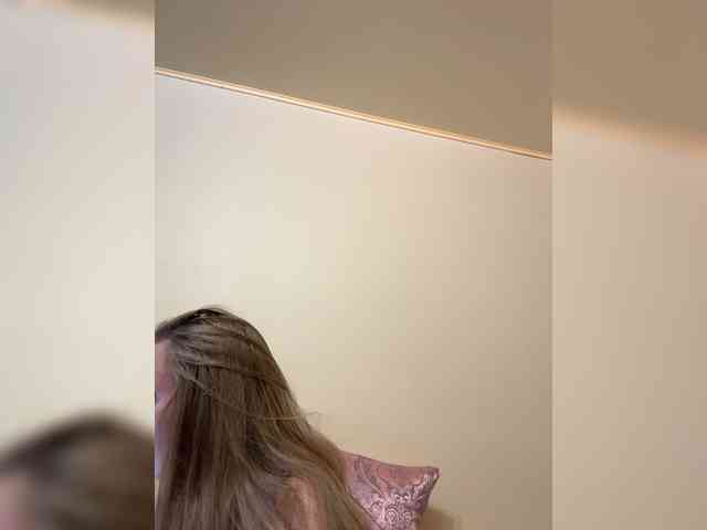 GoldPussy69 webcam