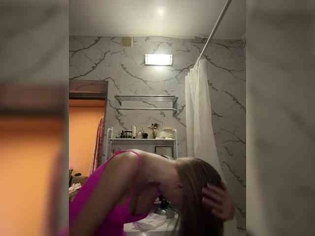 GoldPussy69 webcam