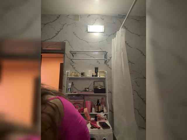 GoldPussy69 webcam