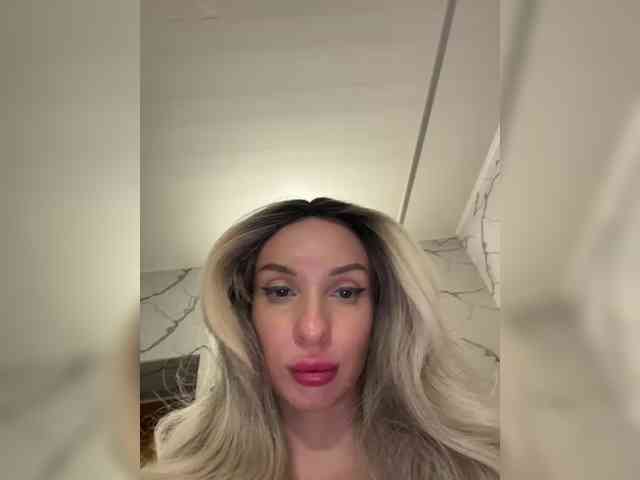 GoldPussy69 webcam