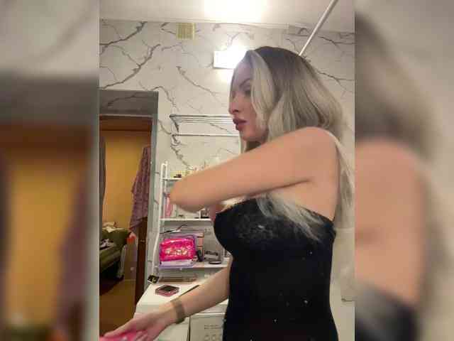 GoldPussy69 webcam