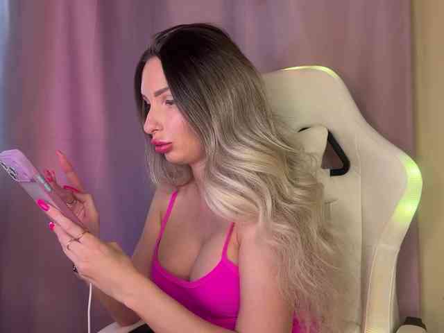 GoldPussy69 webcam