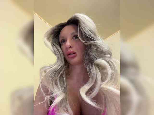 GoldPussy69 webcam