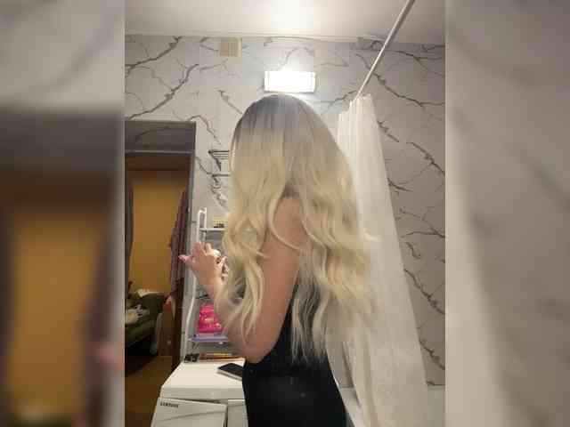 GoldPussy69 webcam