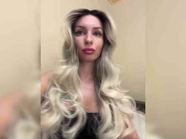GoldPussy69 webcam