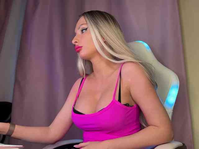 GoldPussy69 webcam