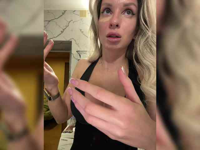GoldPussy69 webcam
