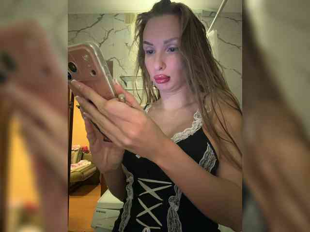 GoldPussy69 webcam