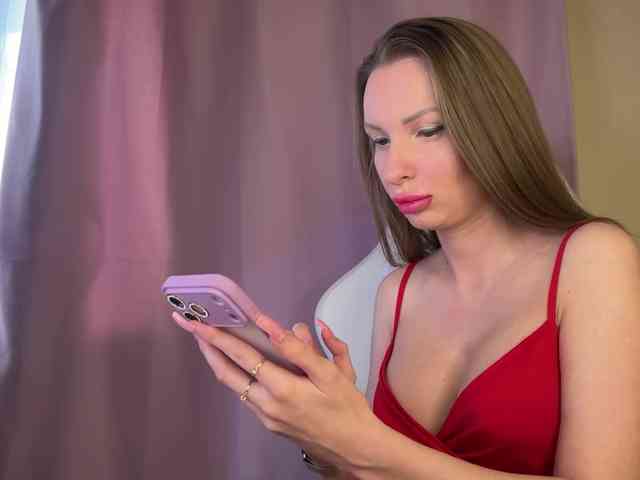 GoldPussy69 webcam