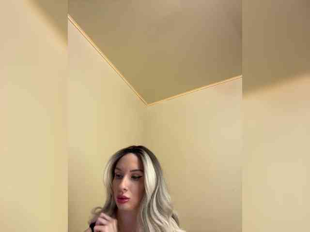 GoldPussy69 webcam