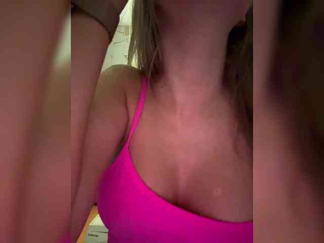 GoldPussy69 webcam